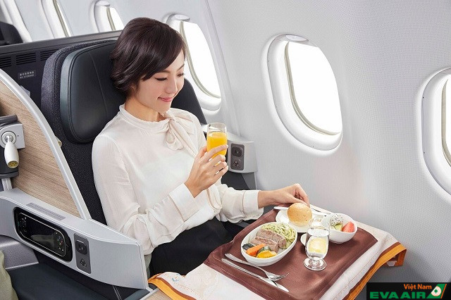 Ẩm thực trên chuyến bay của EVA Air cũng rất được chú trọng và đầu tư trên mọi hạng ghế