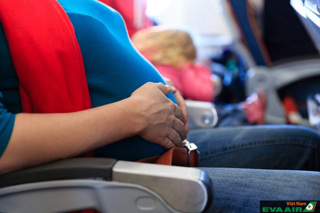 Với phụ nữ mang thai thì cần chọn chỗ ngồi thoải mái nhất