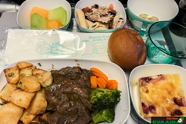 Hành khách có thể chọn đặt cho mình một số phần ăn đặc biệt trên chuyến bay EVA Air