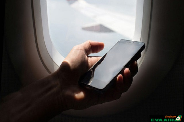 Hành khách sẽ được trải nghiệm hệ thống tin tức và điện thoại vệ tinh Feiti trên chuyến bay EVA Air