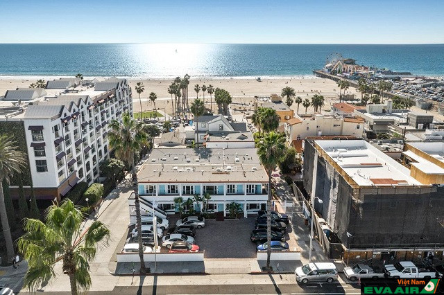 Santa Monica sở hữu vẻ đẹp thơ mộng với bức tranh thiên nhiên quyến rũ và cuộc sống nhộn nhịp