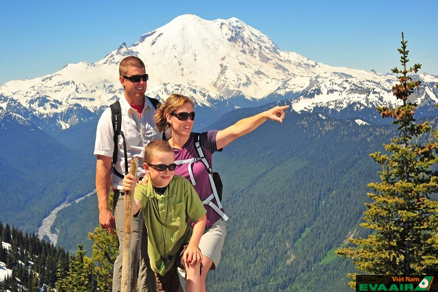 Mount Rainier là một ngọn núi hùng vĩ nổi tiếng ở Seattle thích hợp cho những tín đồ ưa trải nghiệm