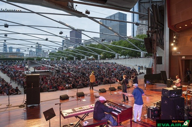 Blues Chicago Festival được tổ chức tại công viên Thiên Niên Kỷ thu hút nhiều người tham gia nhất