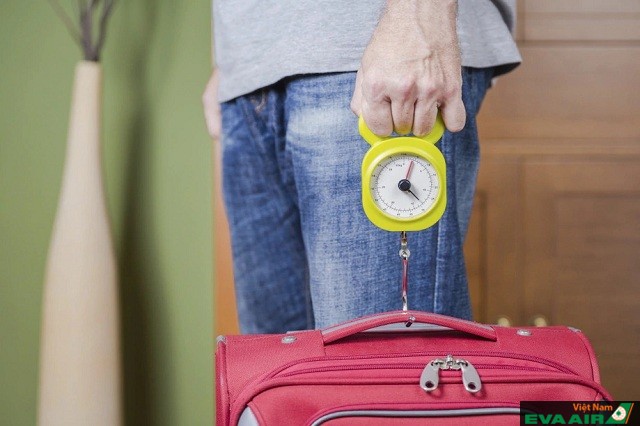 Hành lý xách tay khi mang lên máy bay không được vượt quá 7 kg