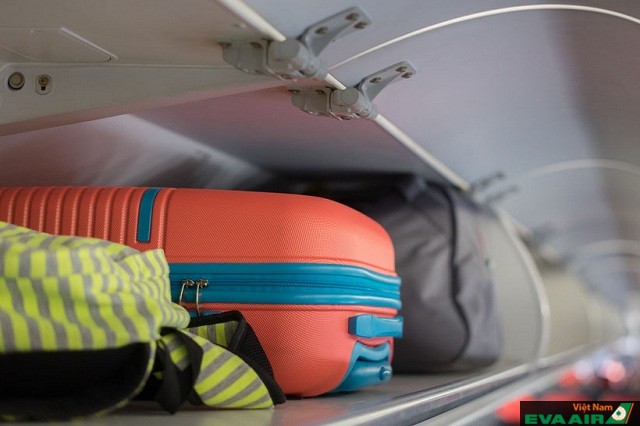 Hành lý xách tay phải đạt kích thước tiêu chuẩn và để vừa trên cabin hành lý