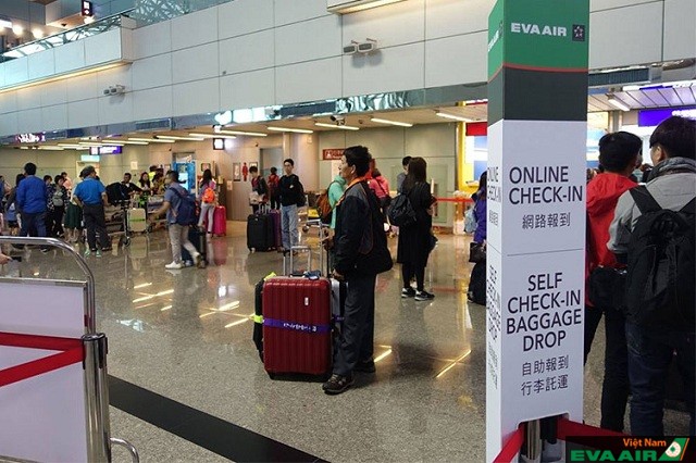 Ở sân bay có khu vực kiểm tra hành lý để hành khách dễ dàng làm thủ tục hơn khi lên máy bay