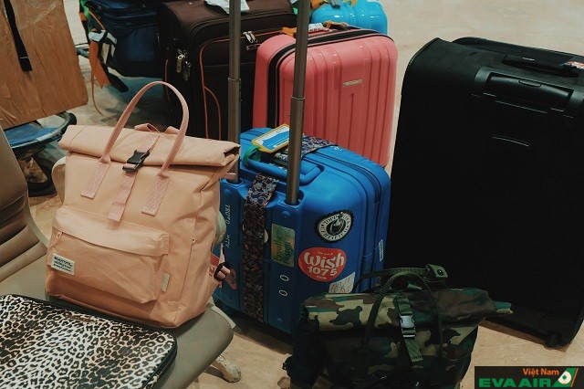 Mang theo nhiều kiện hành lý hoặc vượt quá quy định thì bạn sẽ phải mua thêm hành lý quá cước