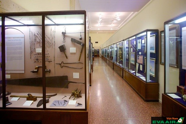 Một góc không gian trưng bày bên trong Bảo tàng Trận chiến San Jacinto