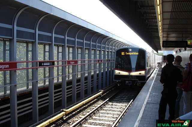 Tàu metro là phương tiện di chuyển phổ biến ở Vienna