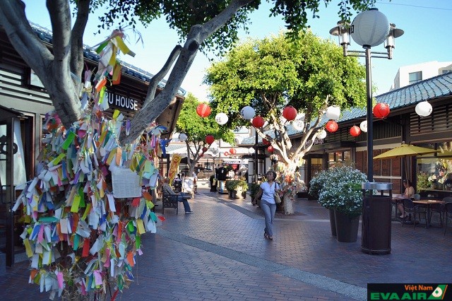 Japanese Village Plaza là 1 điểm mua đồ lưu niệm phong cách Nhật tại Los Angeles