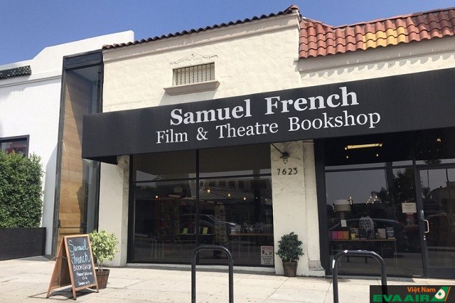 Samuel French Theater & Film Bookshop là một địa điểm lý tưởng để mua quà lưu niệm liên quan tới sách