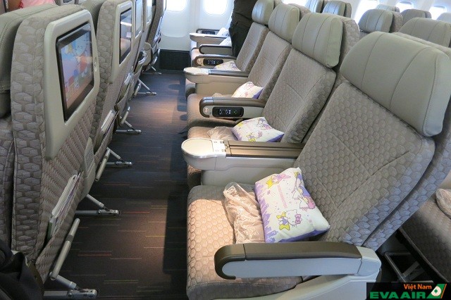 Chỗ ngồi rộng rãi của hạng ghế Economy Class