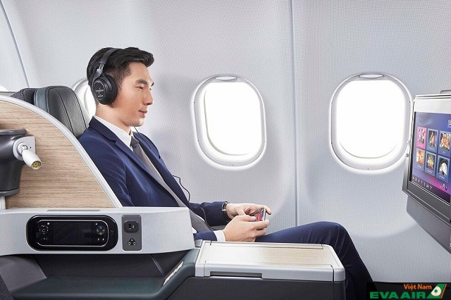 Tiện nghi giải trí trên hạng ghế Premium Laurel Class