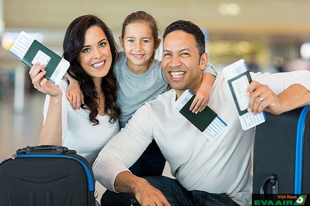Trẻ dưới 14 tuổi đi máy bay quốc tế cần mang theo một số giấy tờ cần thiết theo quy định