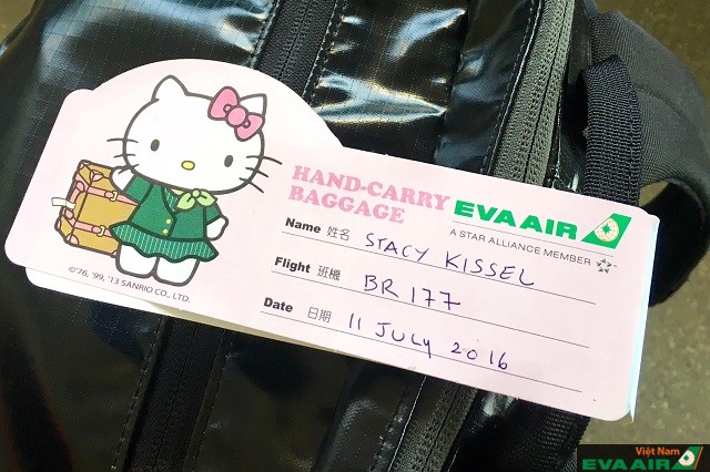 Một số hãng bay uy tin như EVA Air sẽ cung cấp sẵn thẻ tên cho hành lý ký gửi của bạn