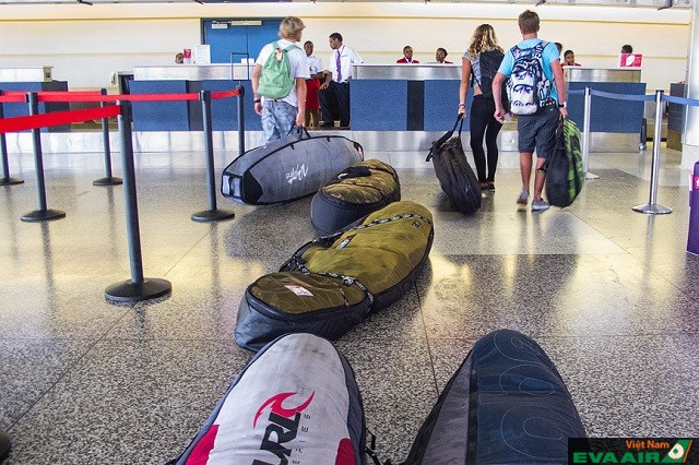 Thiết bị lướt ván cần được bao gói cần thận khi mang theo như hành lý