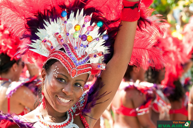 Lễ hội hóa trang Caribbean Carnival là một trong những lễ hội nổi bật ở Toronto
