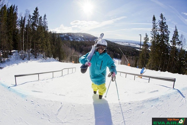 Bạn sẽ được trải nghiệm hoạt động trượt tuyết mùa đông cực ấn tượng