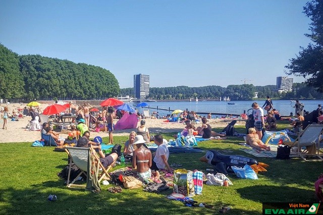 Sloterplas là một bãi biển nổi tiếng ở Amsterdam mà bạn không nên bỏ qua