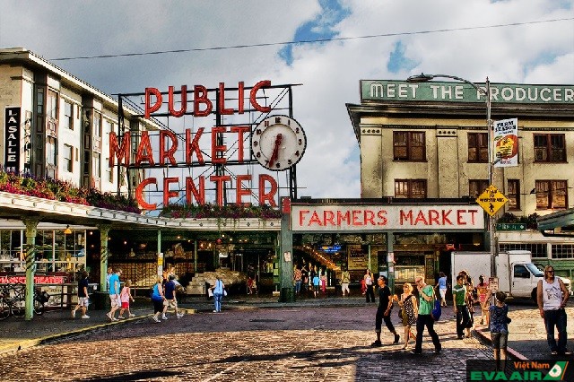 Pike Place Market là một địa điểm mua quà lưu niệm đa dạng với mức giá phải chăng ở Seattle