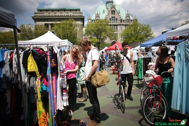 Là khu chợ trời nổi tiếng nhất New York, ở Brooklyn Flea bạn có thể tìm thấy rất nhiều mặt hàng đa dạng