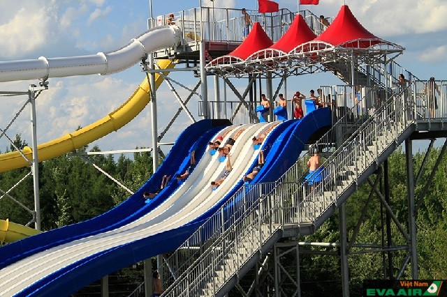 Calypso Park nổi bật với những đường trượt nước khổng lồ