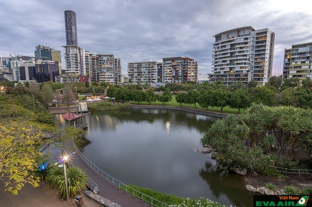 Với không gian xanh mát, Roma Street Parkland hứa hẹn sẽ là điểm đến tuyệt vời dành cho du khách để tham quan và thư giãn