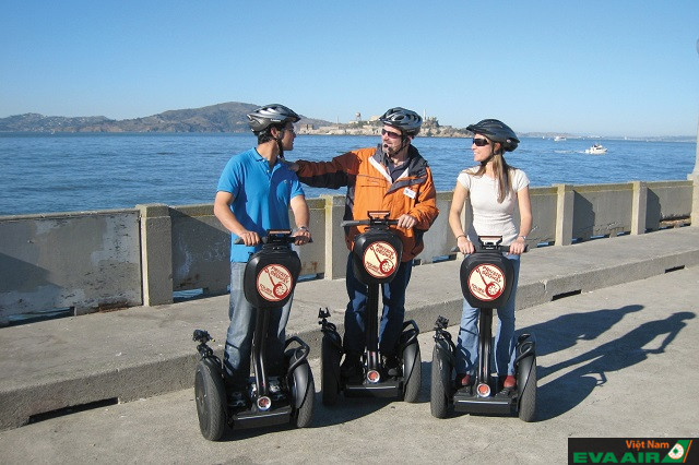 Bạn có thể đi segway khám phá mọi ngõ ngách thành phố mà không sợ mỏi chân