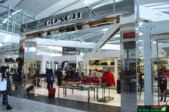 Khu mua sắm của sân bay quốc tế Toronto Pearson quy tụ nhiều thương hiệu thời trang lớn trên thế giới