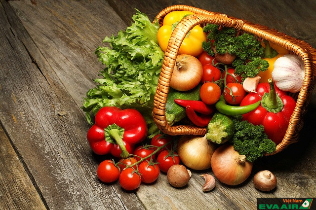 Cung cấp đầy đủ và đa dạng các loại thực phẩm tốt cho sức khỏe sẽ giúp tăng cường sức đề kháng của cơ thể