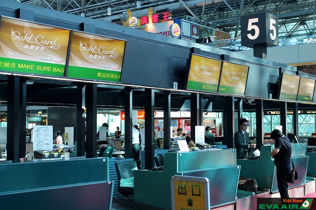 Hành khách đi lần đầu sẽ được hướng dẫn check-in tại các sân bay chi tiết nhất