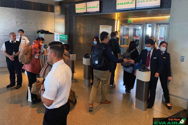 Hãng hàng không EVA Air hiện đang thực hiện các biện pháp nhằm phòng ngừa dịch bệnh và đảm bảo an toàn cho hành khách của mình