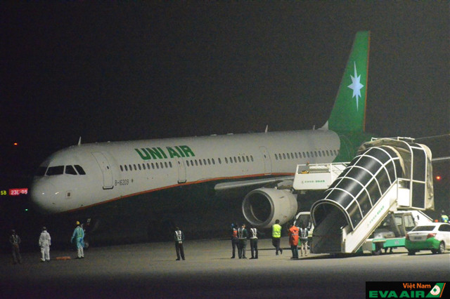 Nếu nghi ngờ có trường hợp nhiễm bệnh, các máy bay của EVA Air và UNI Air sẽ được khử trùng hoàn toàn