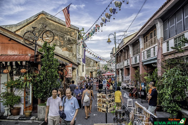 George Town là một khu phố cổ nổi tiếng Penang thu hút nhiều du khách thập phương