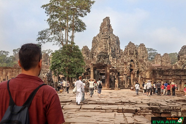 Angkor Wat là một quần thể kiến trúc nổi tiếng ở Campuchia mà bạn không nên bỏ lỡ