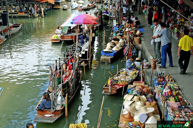 Chợ nổi chính là một trong những đặc sản thú vị chỉ có ở Bangkok, Thái Lan