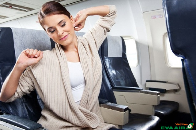Hành khách nên tranh thủ thời gian vận động nhẹ nhàng tại chỗ ngồi để không bị mệt mỏi hay tê chân tay