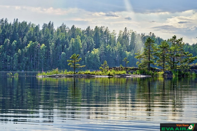 Hồ Saimaa sở hữu một khung cảnh yên bình tuyệt đẹp, đáng để bạn khám phá