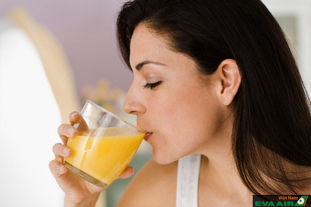 Uống nước cam sẽ khiến cho dạ dày của bạn thoải mái và dễ chịu hơn rất nhiều