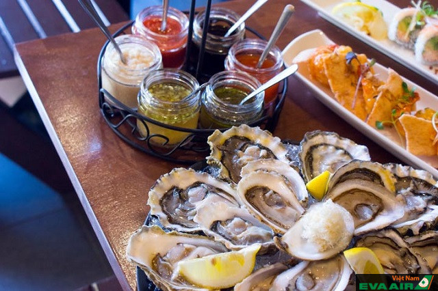 Oyster's Oyster Bar and Grill sẽ mang đến cho bạn trải nghiệm ẩm thực đáng nhớ nhất