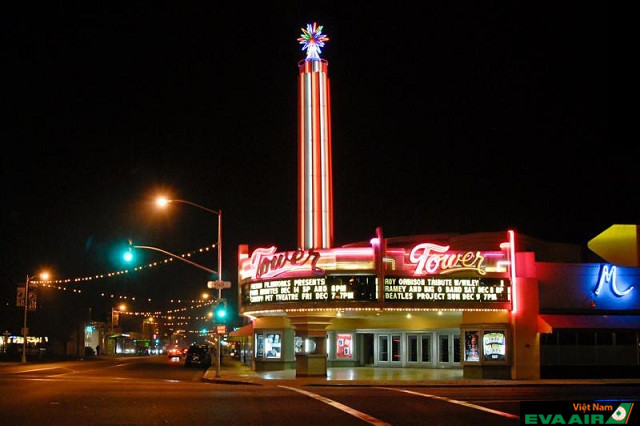 Tower District là một địa điểm vui chơi, ăn uống và mua sắm hàng đầu của thành phố Fresno