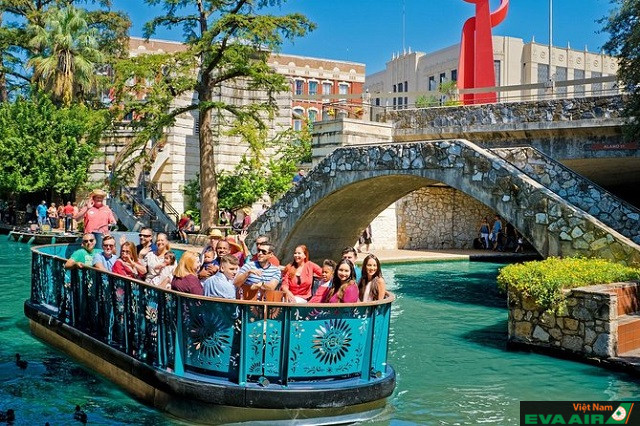 Sông San Antonio là một trong những địa điểm du lịch nổi tiếng của thành phố mà bạn không nên bỏ lỡ
