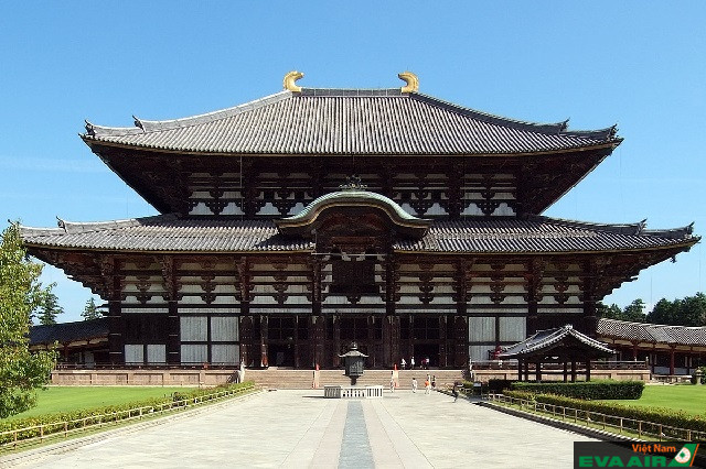 Đền Todaiji là một công trình kiến trúc lịch sử và tôn giáo nổi tiếng của Cố đô Nara