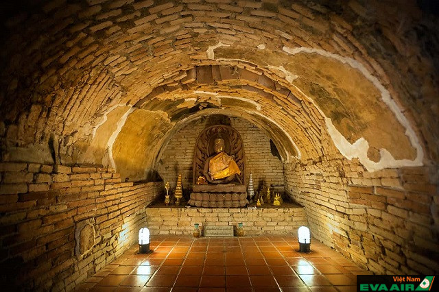 Các đường hầm bí ẩn dẫn vào các tượng Phật của chùa Umong