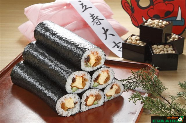 Ehoumaki Sushi là món sushi cuộn nổi tiếng với độ hấp dẫn cũng như ý nghĩa của nó
