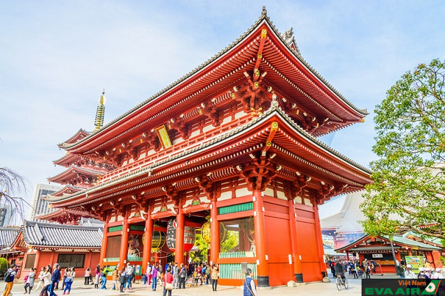 Đền Asakusa Kannon là điểm du lịch tâm linh nổi tiếng tại Tokyo