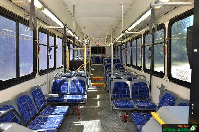 Không gian bên trong xe buýt rộng thoáng, thoải mái