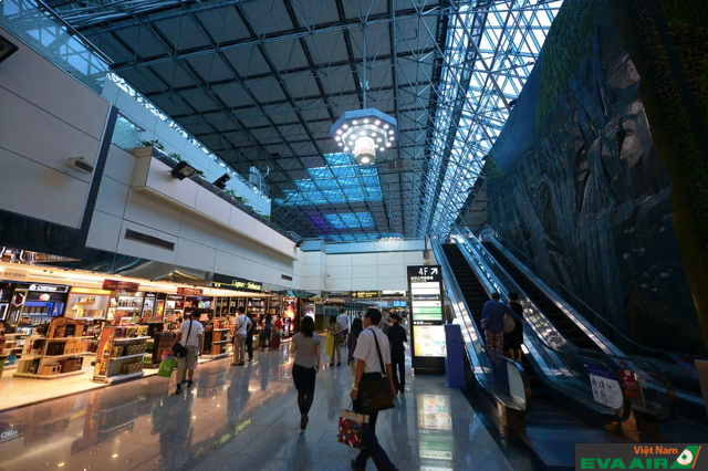 Khi dừng chân tại sân bay Đào Viên, hành khách có thể thoả thích mua sắm hoặc ăn uống