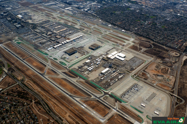 LAX là một trong những phi trường nhộn nhịp nhất nước Mỹ