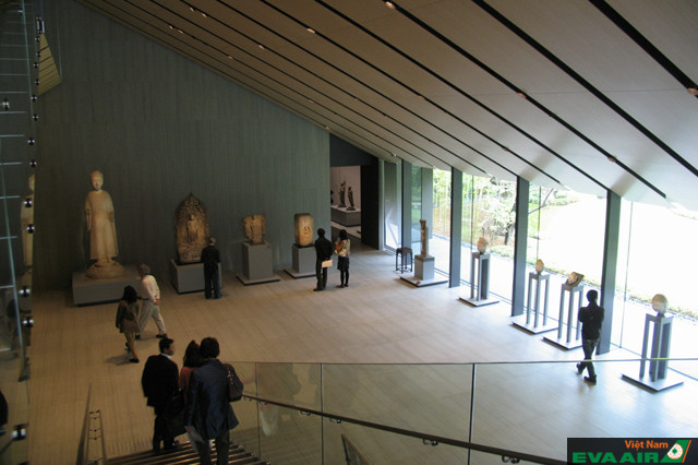 Không gian trưng bày bên trong bảo tàng Nezu